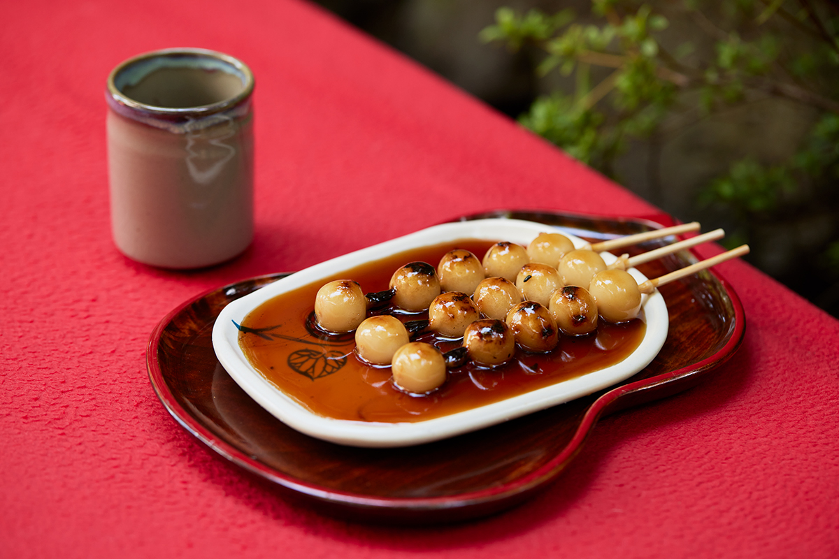 加茂みたらし茶屋の行列はなぜ続く？混雑回避と持ち帰り賞味期限の真相