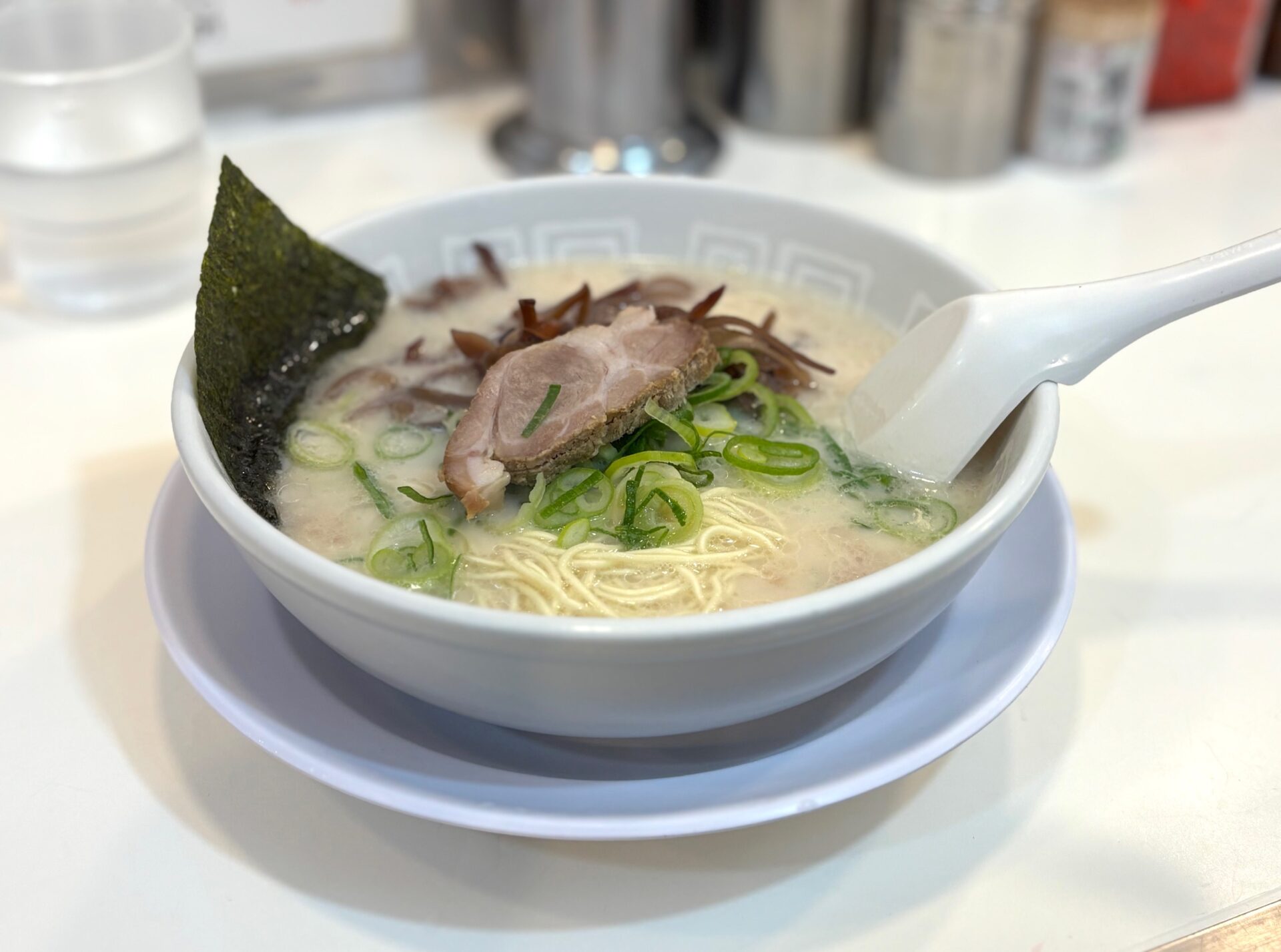天神の博多ラーメン決定版！地元民絶賛の穴場から行列の真相まで徹底比較