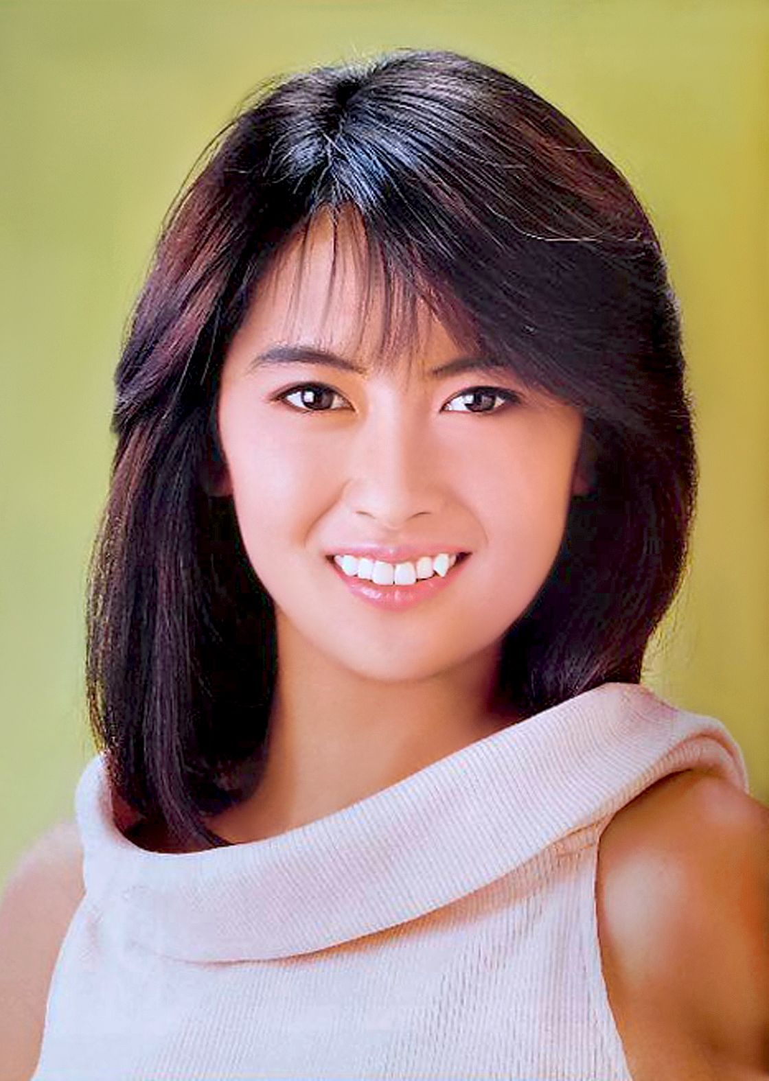 中山美穂のショートヘアが色褪せない理由！歴代髪型と大人オーダー術