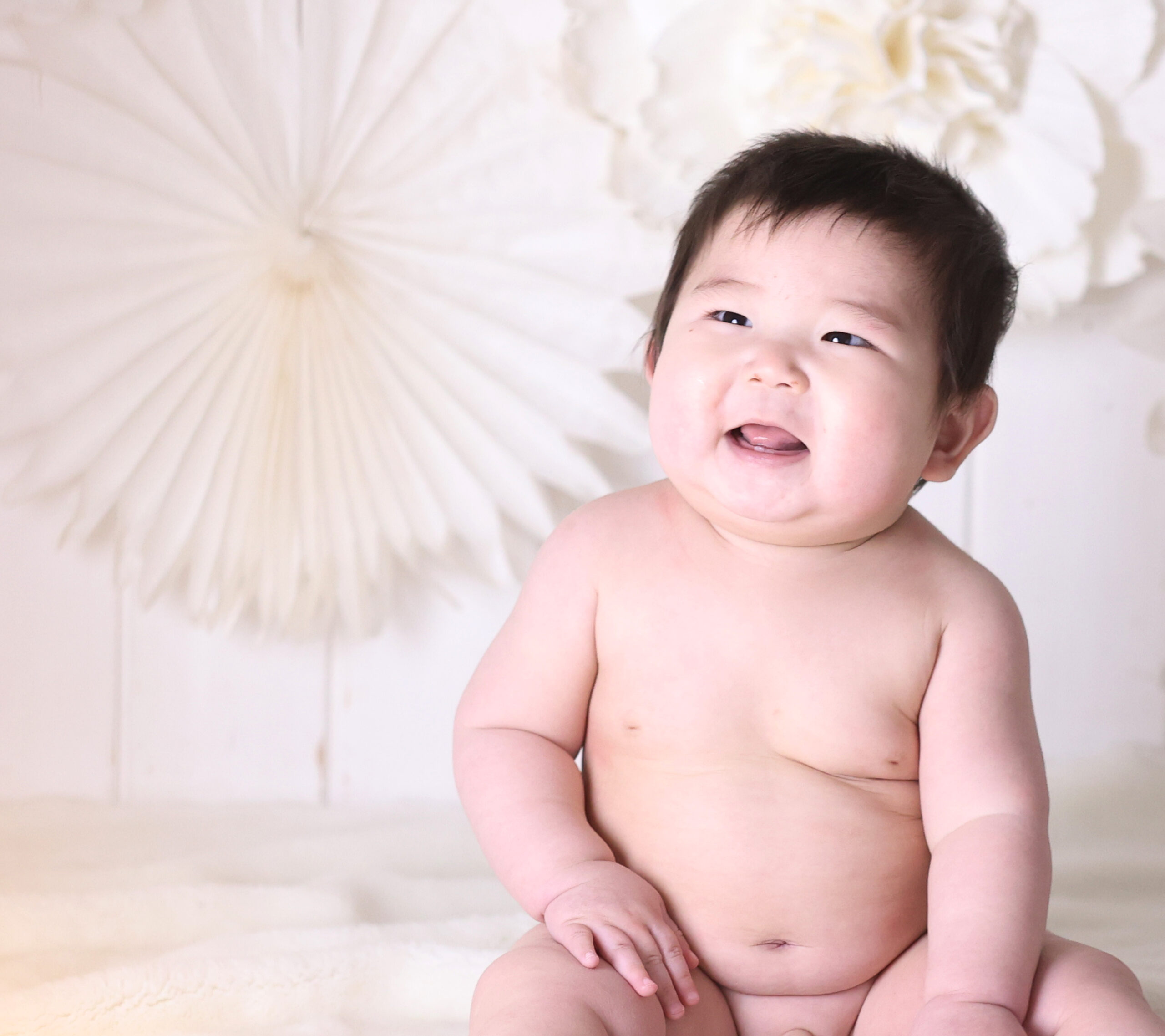 赤ちゃんのはだかんぼに驚きの発達効果？プロが教える室温管理と撮影のコツ