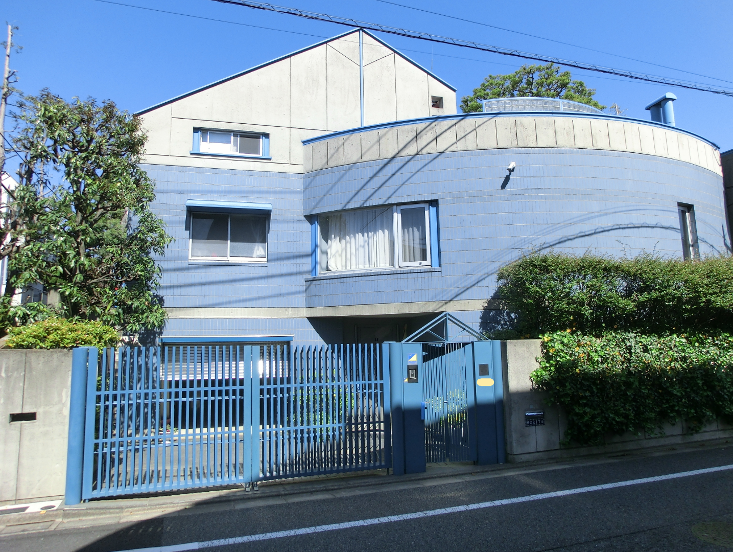 タモリ目黒区八雲の豪邸と驚愕の資産！地形マニアの自宅と現在の生活