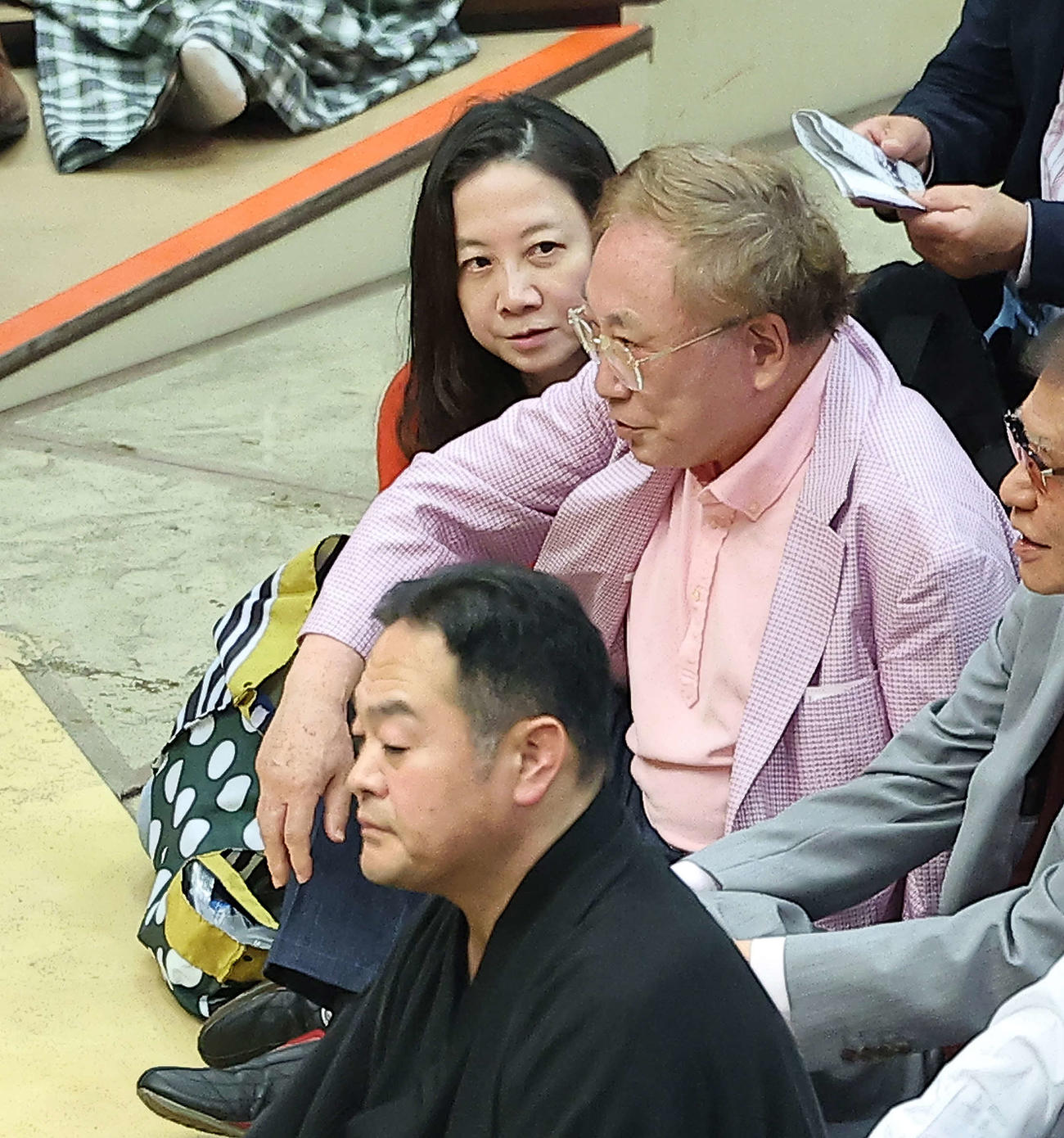 【2026年最新】土俵際の豪華すぎる顔ぶれ！大相撲で今日目撃された意外な有名人と国技館の熱気