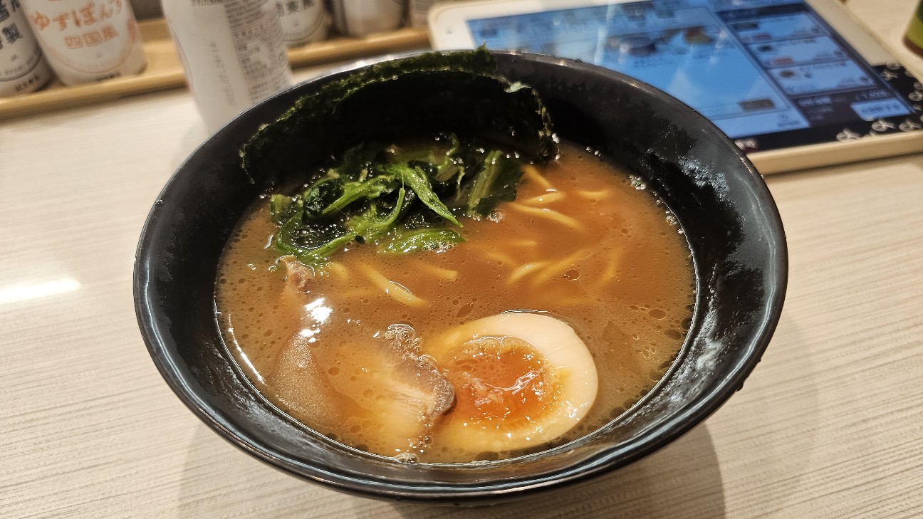 はま寿司ラーメンはなぜ旨い？寿司屋の限界を超えた開発秘話と評判