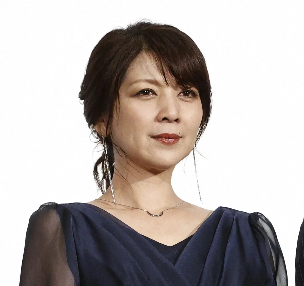 飯島直子の年齢は2026年で何歳？奇跡のアラ還の美と私生活の真相