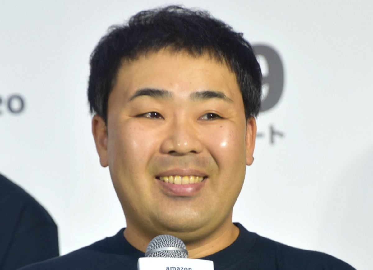 フットボールアワー岩尾の現在と結婚しない真相！愛犬と私服の素顔