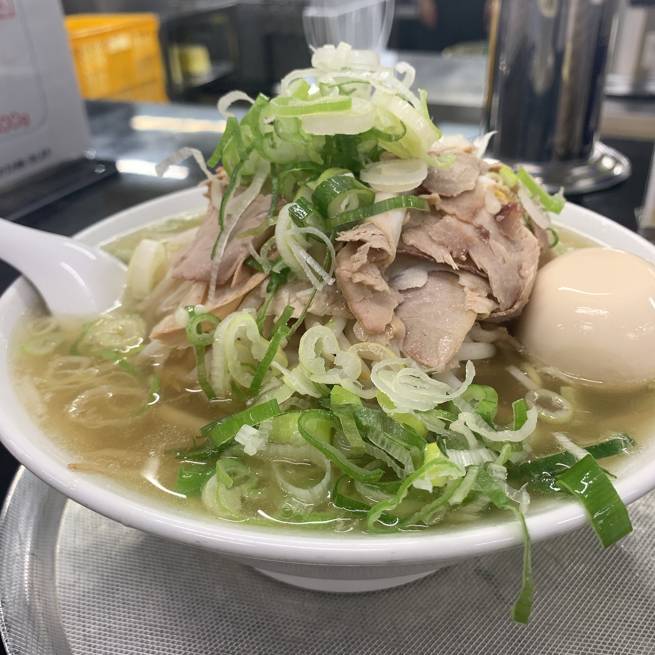 岐阜・桜ラーメン笠松店の圧倒的もやしと焼豚の真髄｜味の選び方と攻略法