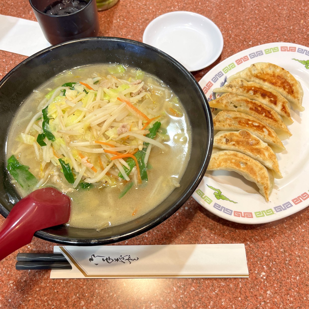 浦和「ラーメン王」の魅力解剖！名物スタミナ麺と深夜営業の真相