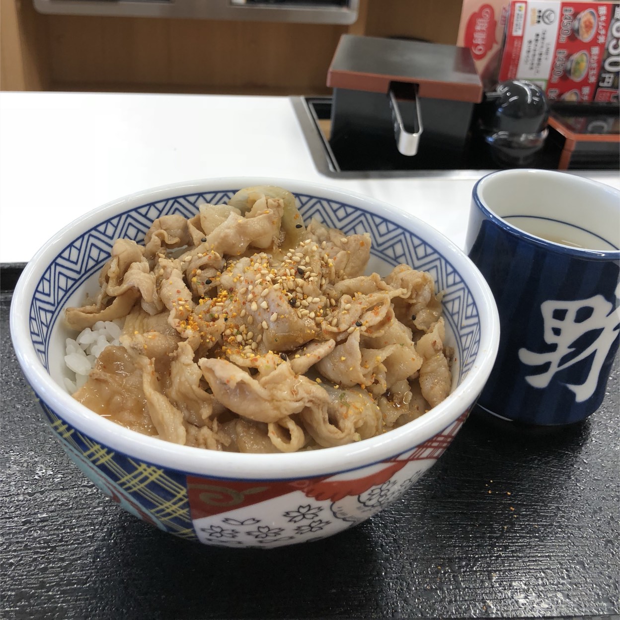吉野家春吉店は深夜混雑する？駐車場情報やリアルな口コミ評判を徹底解説