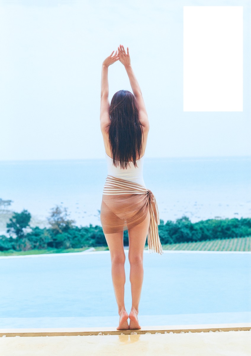 鷲見玲奈の写真集はなぜ売れ続ける？異例の重版と最新の魅力を徹底解剖