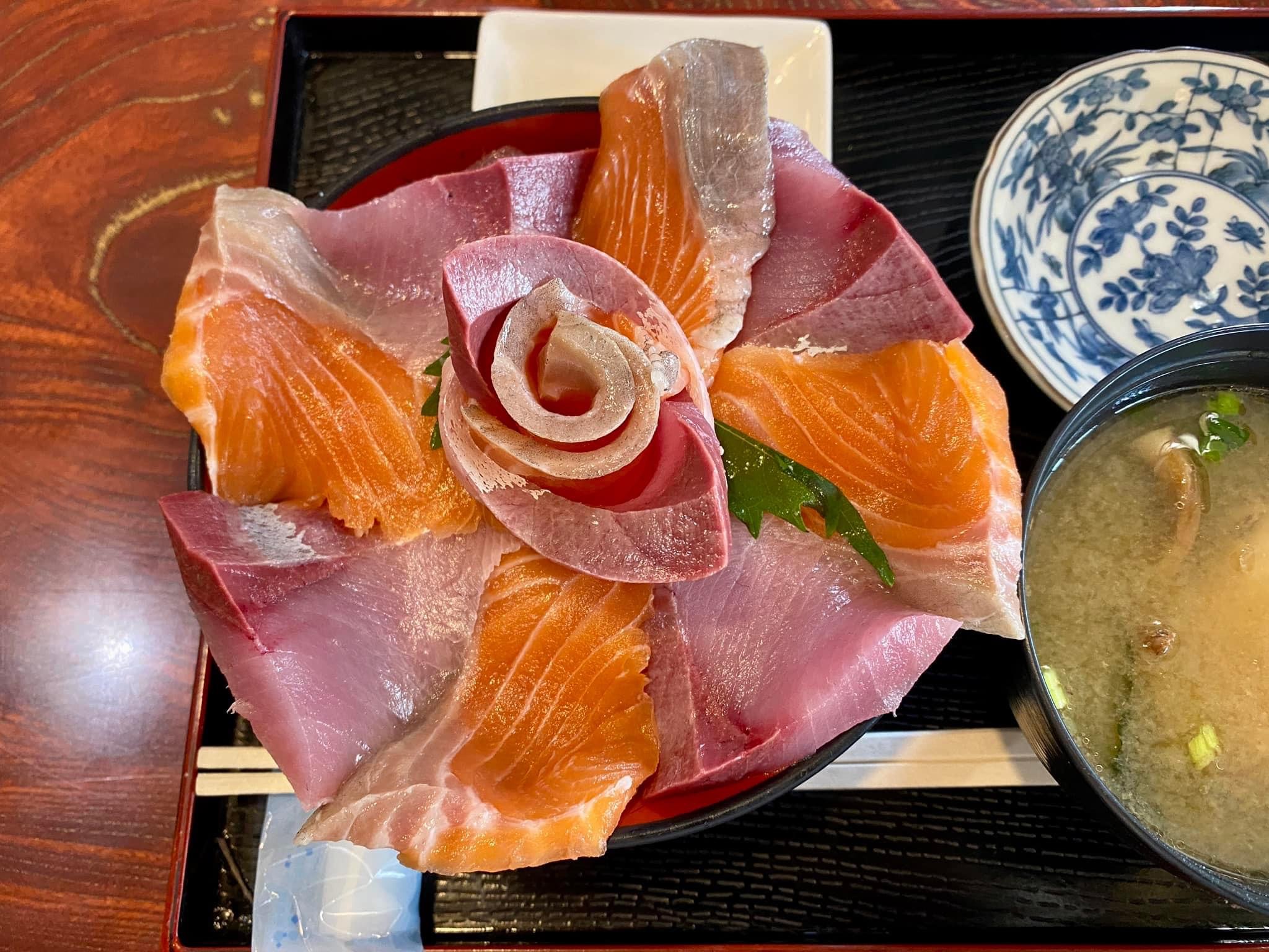 食事処よかったの海鮮丼と評判の真相｜待ち時間や混雑・口コミを徹底調査