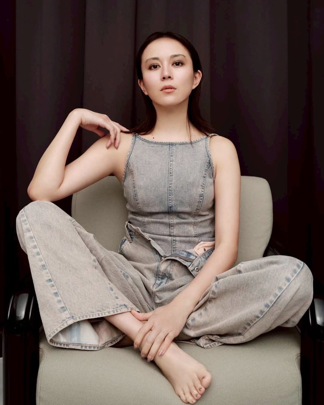 比嘉愛未の身長169Cmサバ読み疑惑を検証！驚異の小顔と美脚の真相
