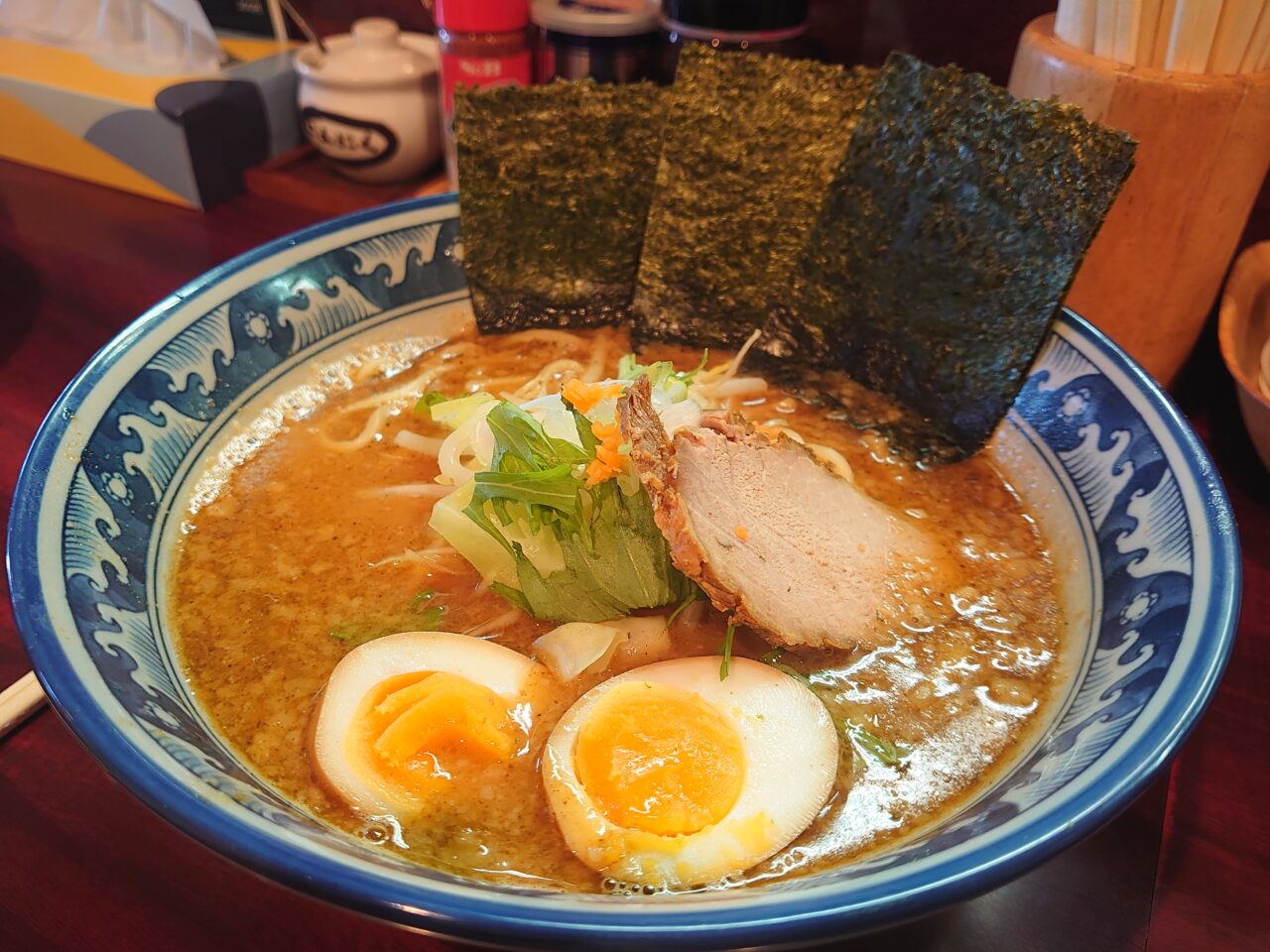 麺屋鎌倉山の評判と看板メニューを徹底解剖！混雑やアクセス攻略法