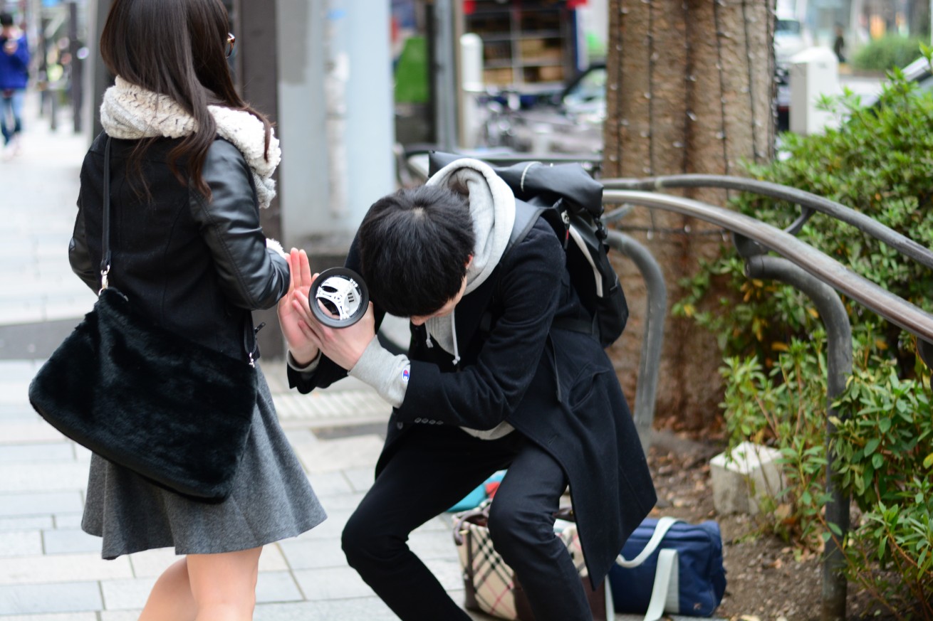 なぜパンツが見える？白パンツ透け＆チラ見えを防ぐ2026年最新対策