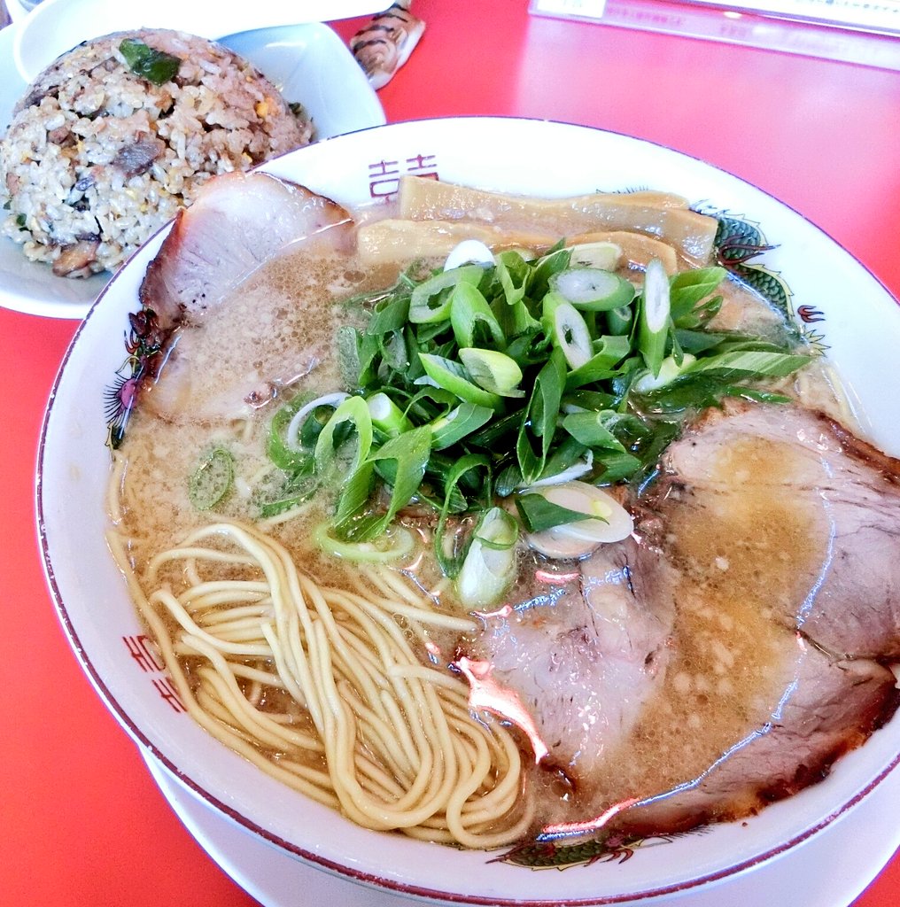 2026年、空前のラーメンブームの中で光る唯一無二の存在。「山 さん ラーメン」が世代を超えて愛され続ける熱狂の裏側