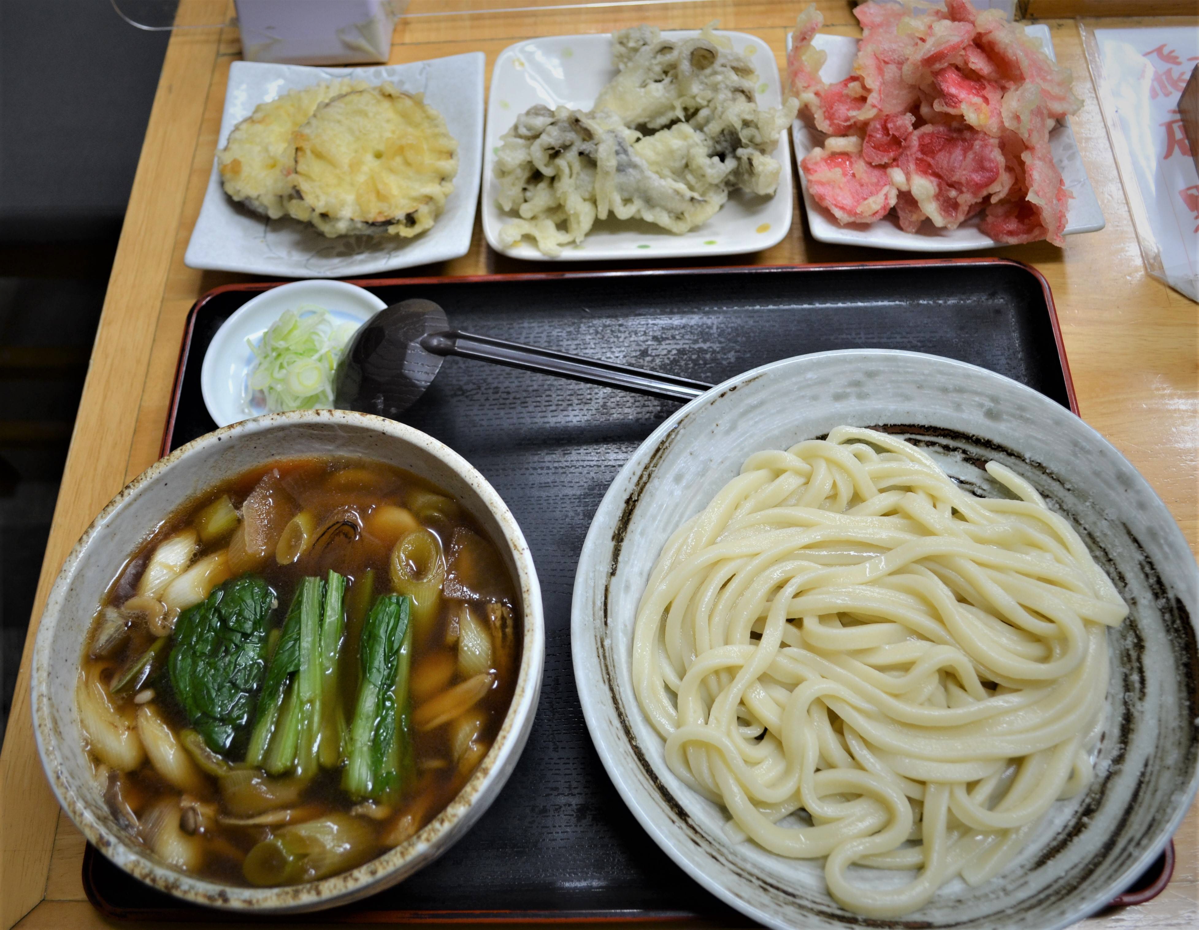武蔵野うどんの名店「手打ちうどん永井」肉汁うどんの魅力と混雑攻略