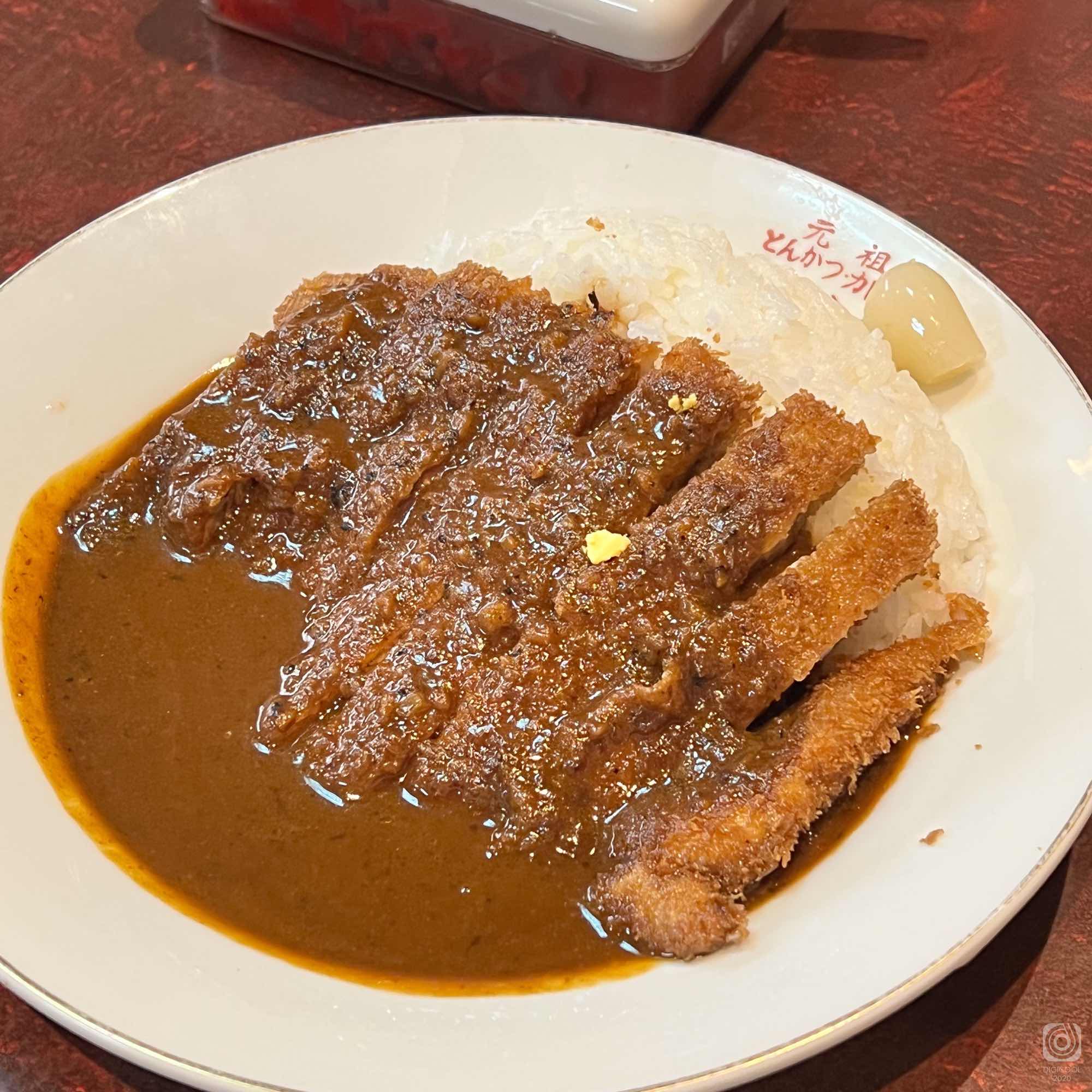 元祖とんかつカレーカツヤの真価！難波の老舗が誇る秘伝の味と評判