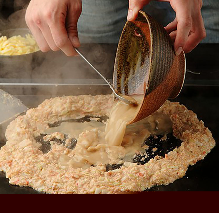 もんじゃ焼きの焼き方決定版！土手決壊を防ぐ月島名店のプロ技と極意