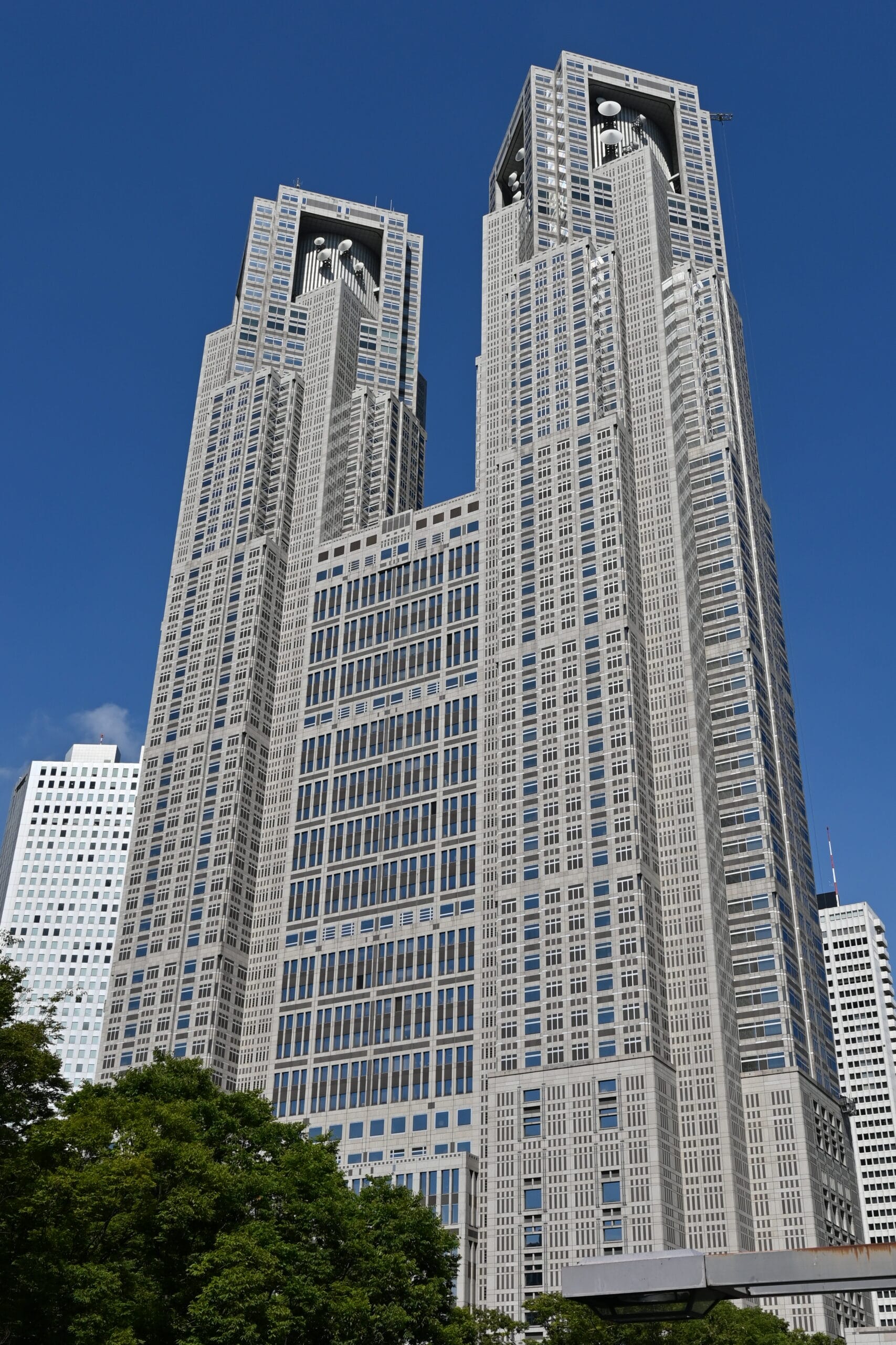 東京都庁第一本庁舎の真実｜無料展望室とマッピング騒動の現在地