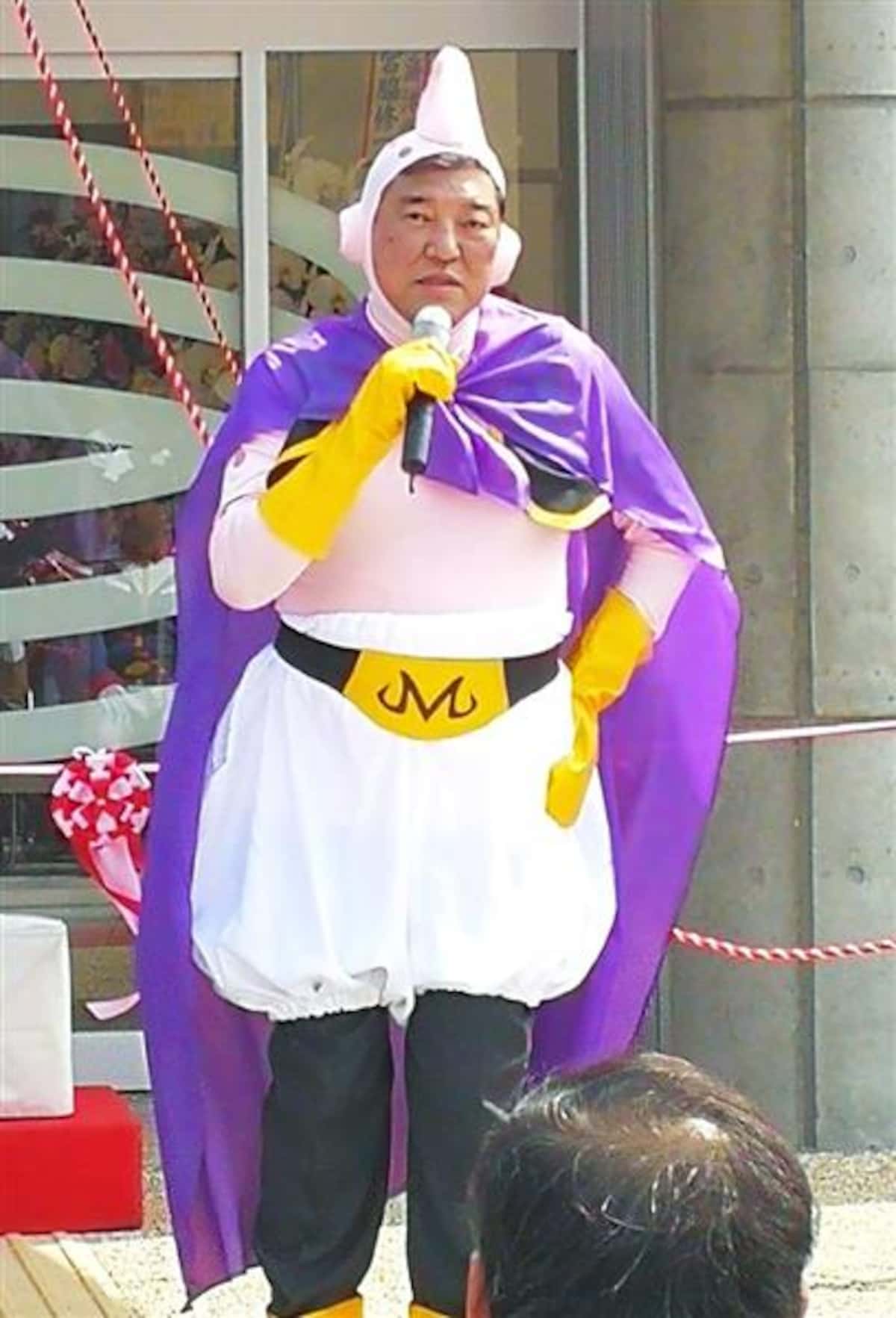 魔人ブウ石破茂の衝撃！政界を揺らしたコスプレの舞台裏と海外の反応