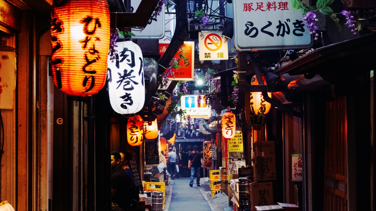 新宿思い出横丁の現在地2026｜昭和レトロ名店と初心者の掟を徹底解剖