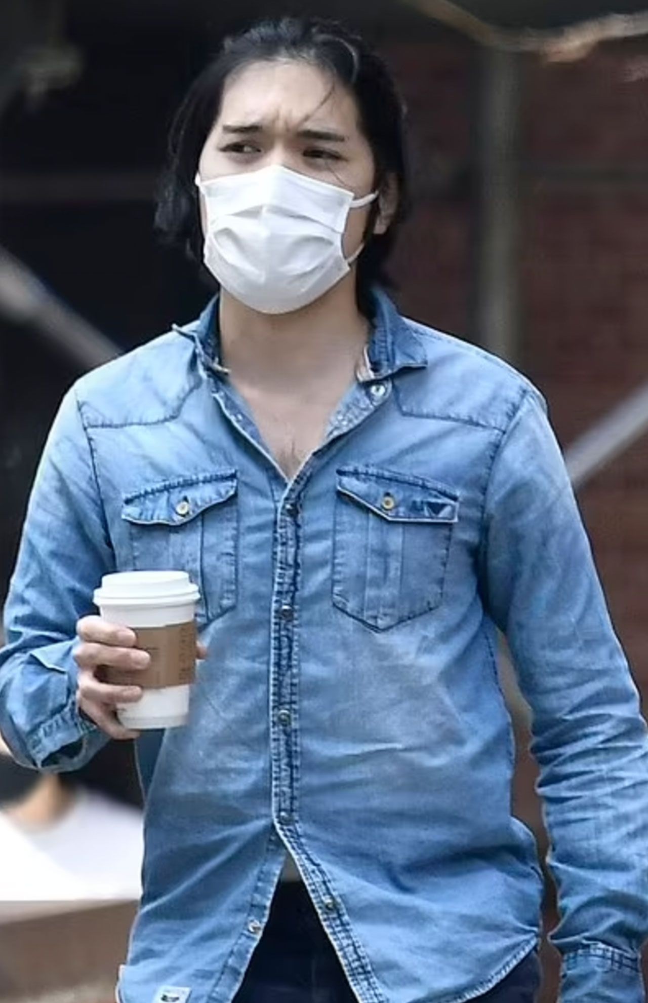 小室圭氏の胸毛ショットに騒然！Nyで見せたワイルド激変の真相と現在