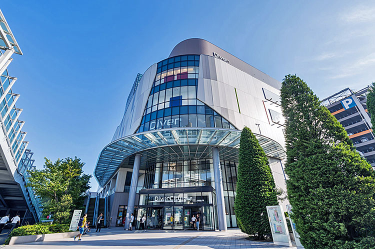 お台場が劇的進化！ダイバーシティ東京の限定体験と混雑回避術