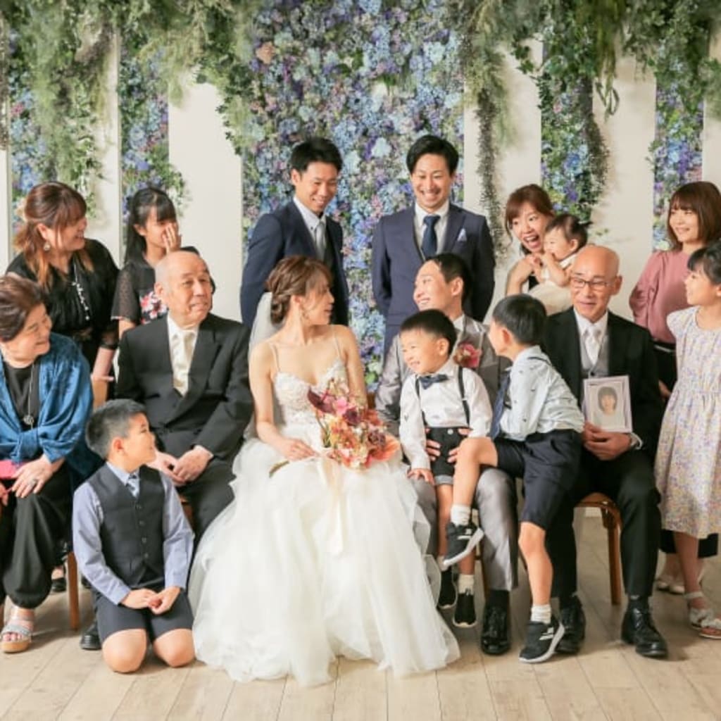 結婚式のプロフィールブックは痛い？ゲストの本音と失敗しない極意