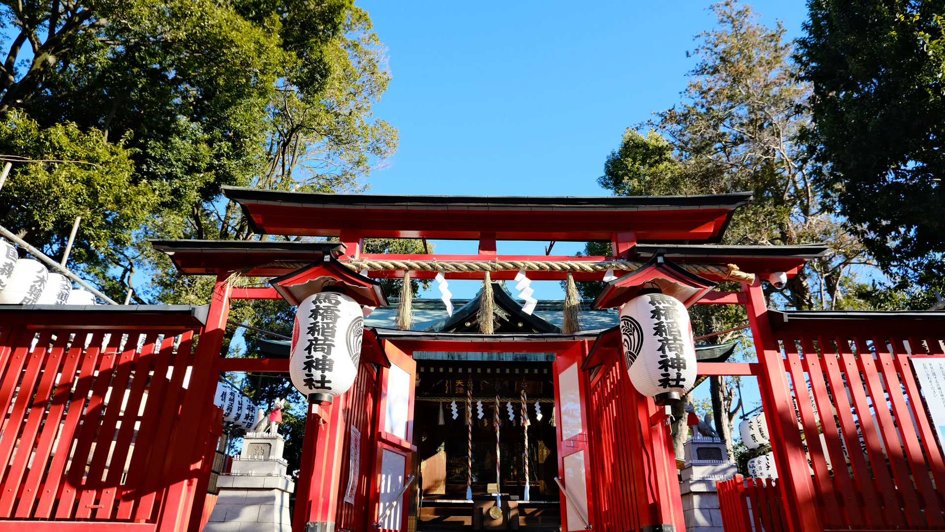 馬橋稲荷神社の双龍鳥居と願掛け狐｜不思議な体験の真相と2026年最新