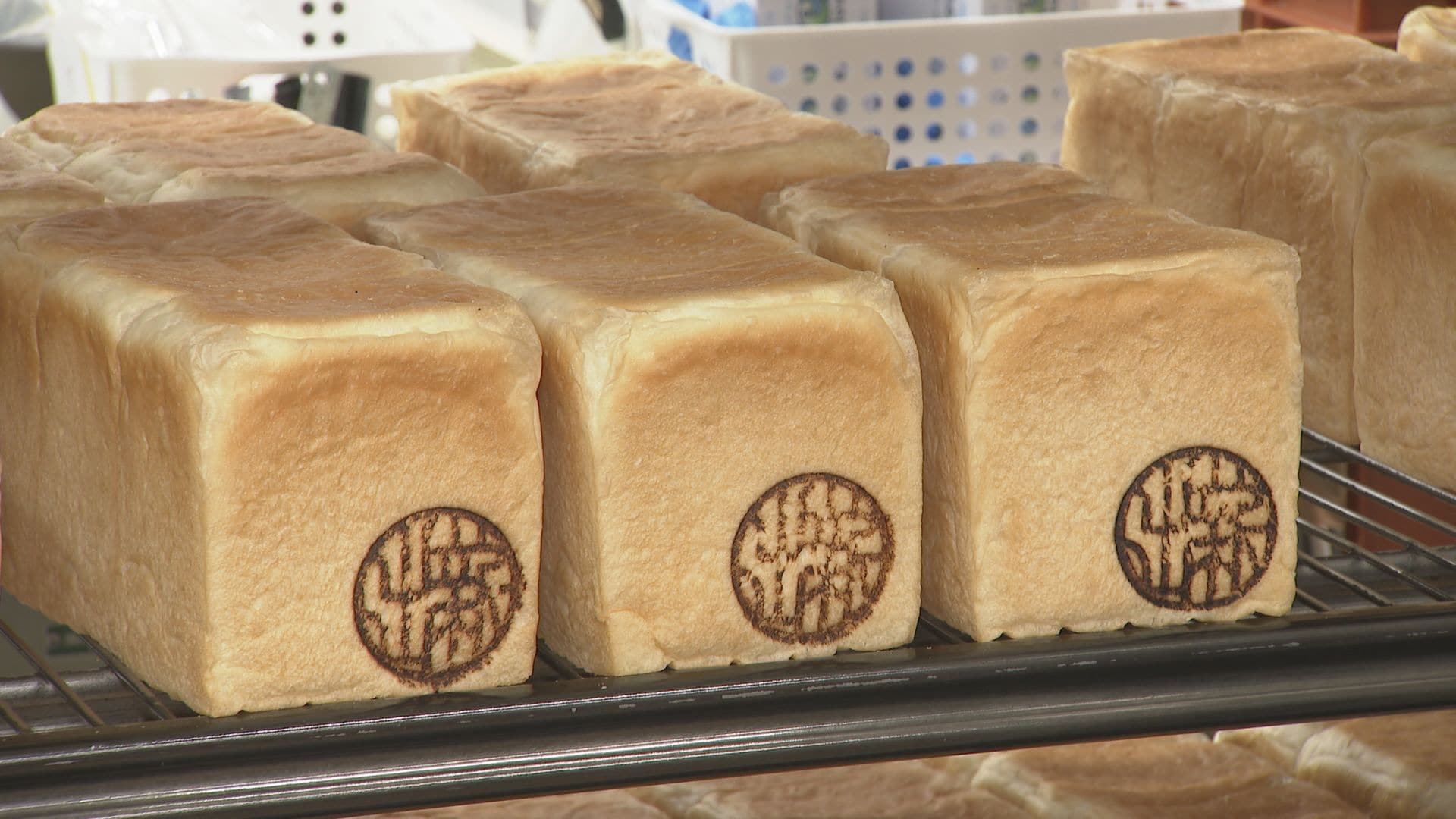 なぜ高級食パン店の破産が急増するのか？過熱ブーム終焉の真相
