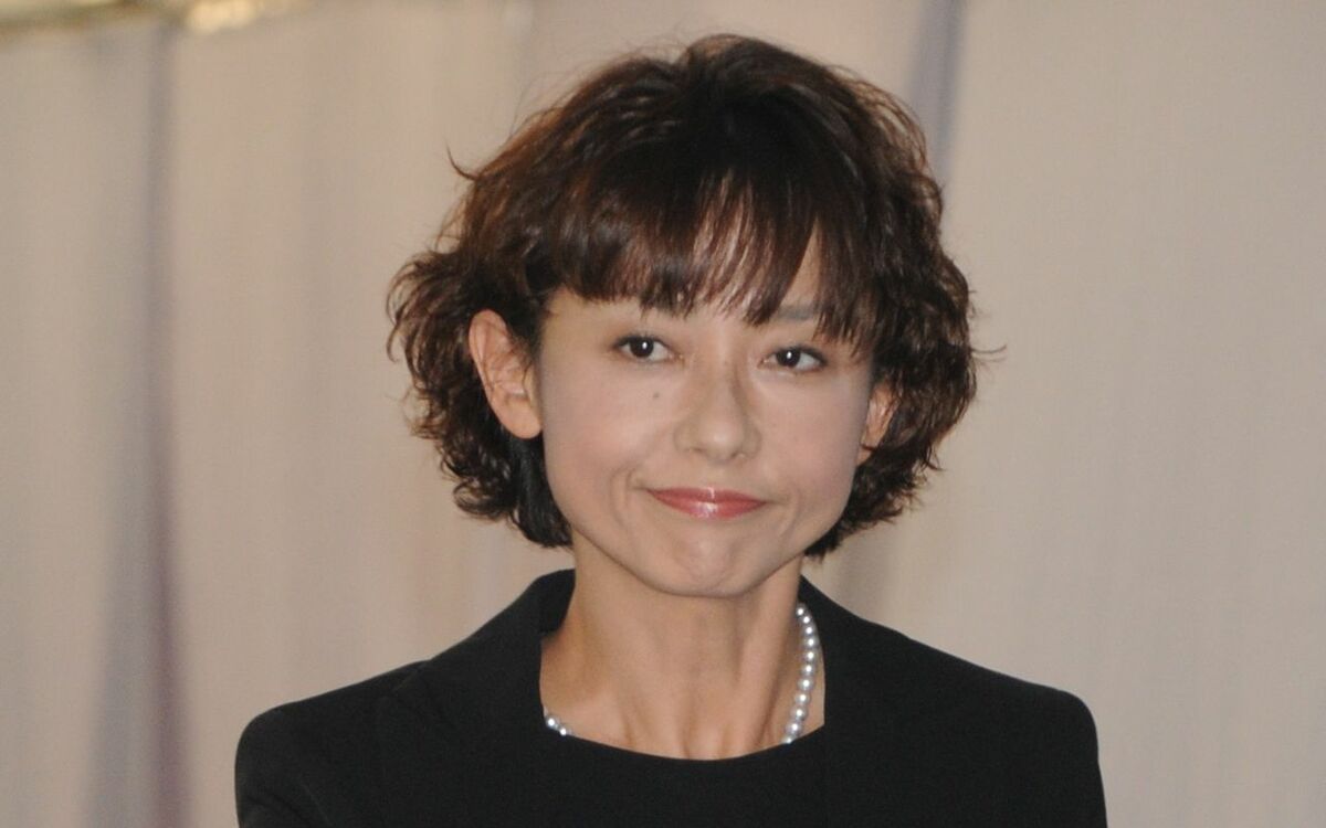 斉藤慶子の現在と資産家夫の真相！愛娘の慶應進学と奇跡の美貌2026