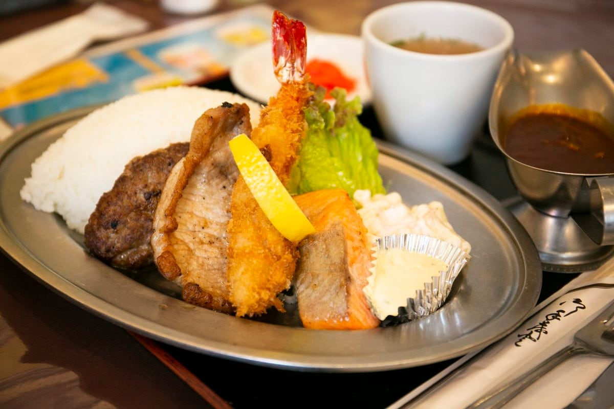 新宿老舗はやしやが今なぜ話題？昭和レトロ洋食の評判と魅力を徹底解剖