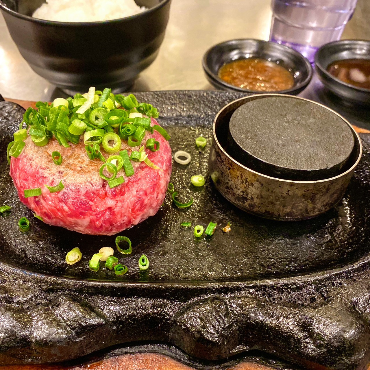 【2026年最新】再開発が解き放った福岡の新たな胃袋！激変する「天神」の昼食シーンと話題沸騰の食トレンド最前線