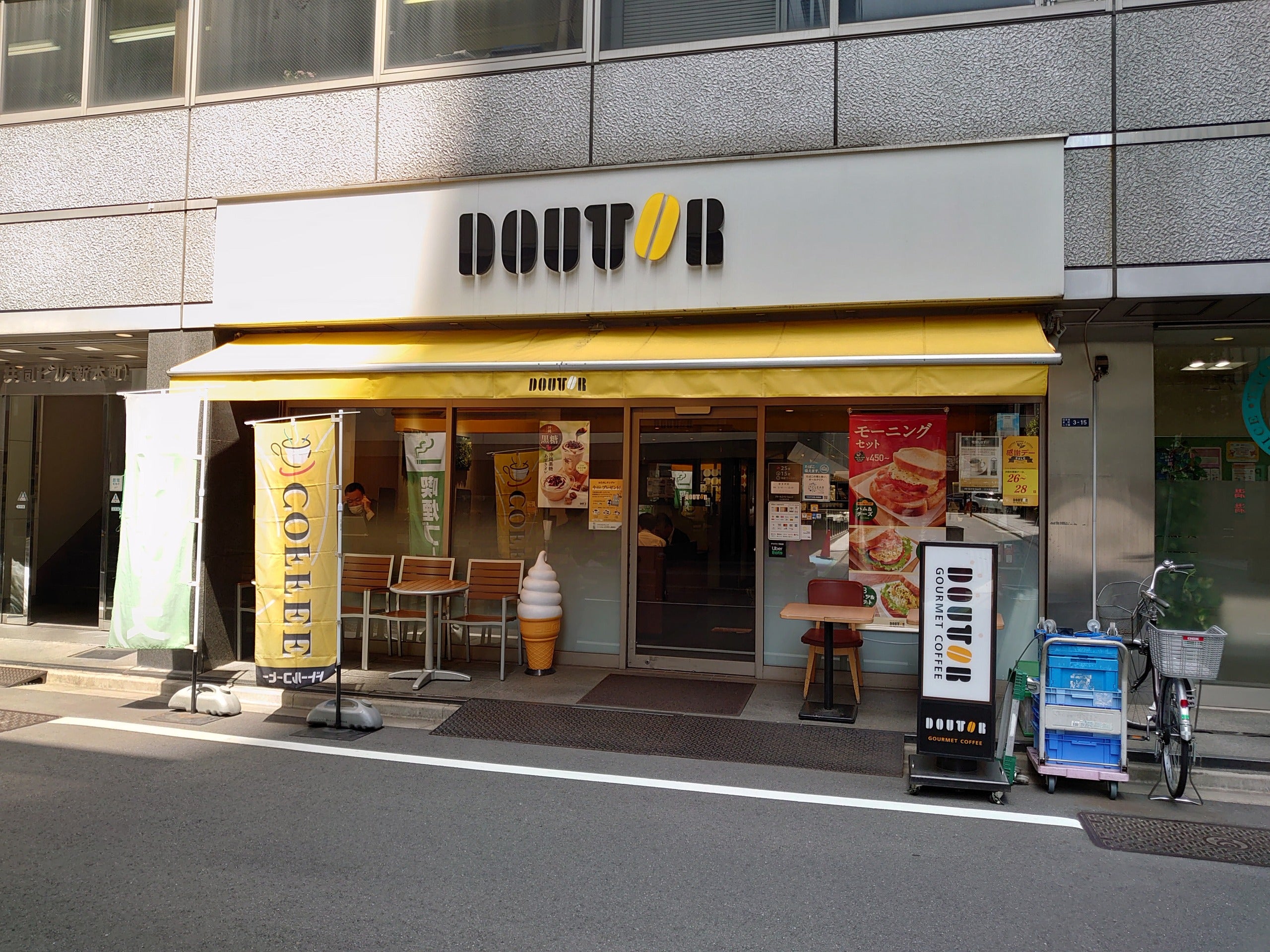 ドトール日本橋本町店の電源・混雑を徹底検証！快適作業と喫煙の穴場