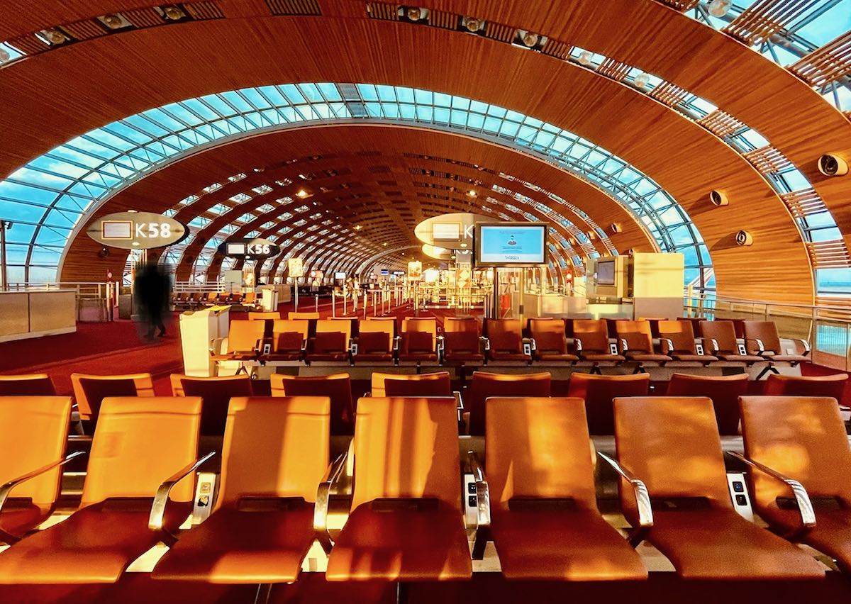 シャルル・ド・ゴール空港攻略2026！迷路と治安の真相を現地検証