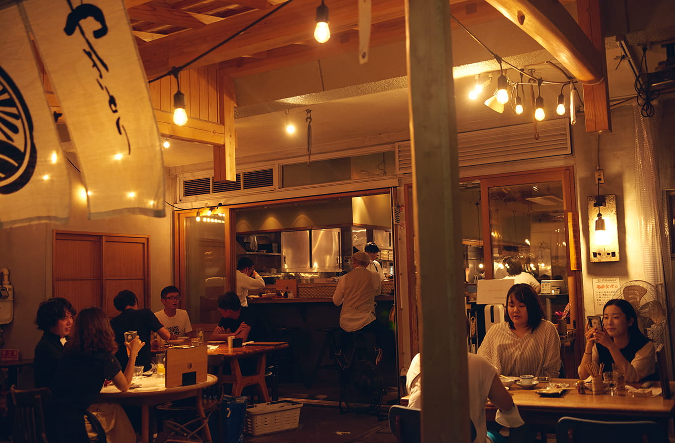 吉祥寺たまやに予約殺到の真相！口コミで話題の親子丼とワインを徹底検証