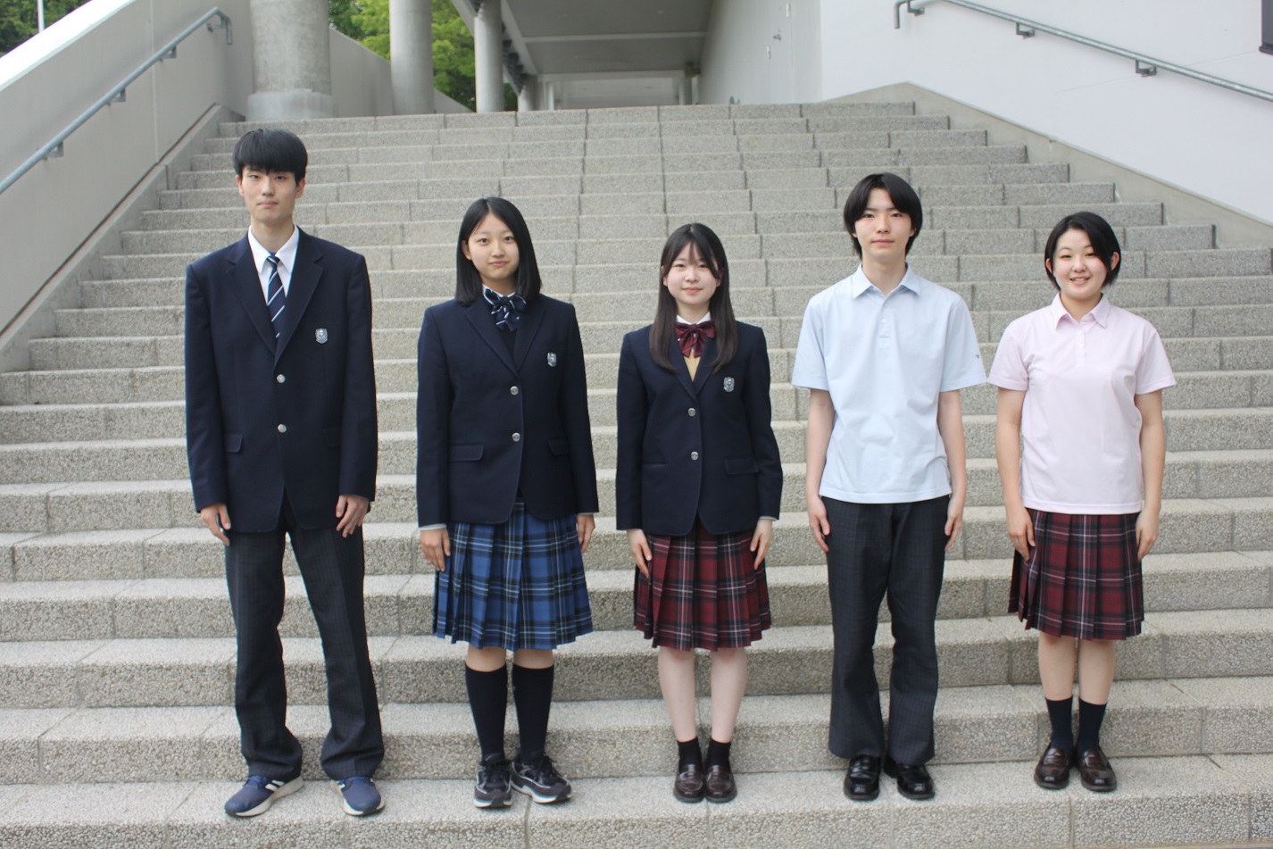 伝統のセーラー服が話題！プール学院の制服人気と値段・校則を徹底解剖