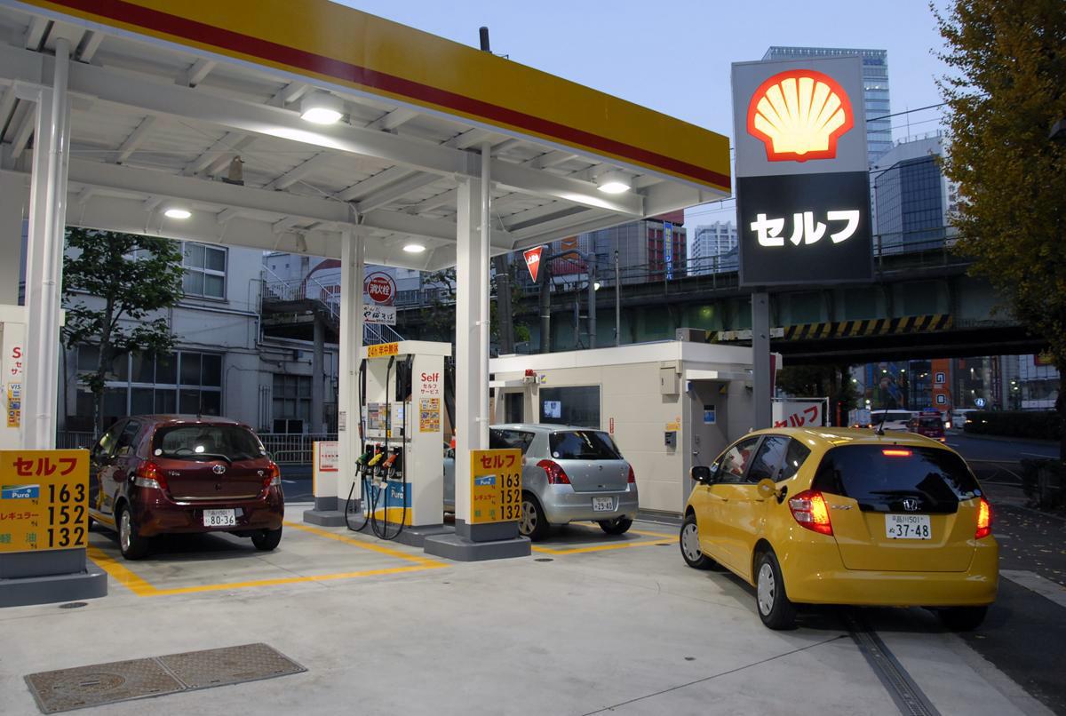 セルフ給油の正しいやり方と注意点！初心者の不安を解消する完全攻略法